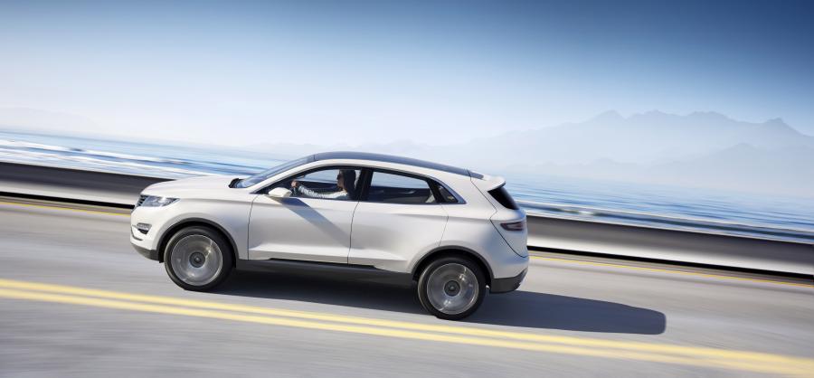  Lincoln MKC Concept 2013 года  (фото 16 из 39)